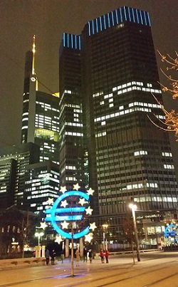 Euro-Zeichen in Frankfurt am Main-Beckmann & Partner CONSULT.jpg