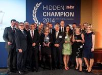 Strahlen allenthalben, die 10 Hidden Champions nach der Preisverleihung. Ganz links die beiden Gesellschafter von ZinCo.