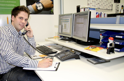TimoCom-Azubi Stefan Houbertz beherrscht das Multitasking