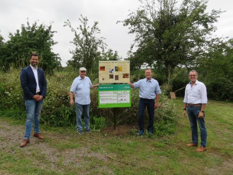 Übergabe der Förderung_Bienenzuchtverein.jpg