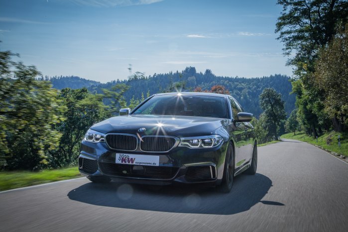 KW_V3_BMW_M550i_xDrive_G30_Fahraufnahme_007.jpg