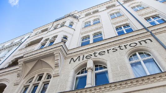 Praxisnahes Wissen zu Mieterstrom-Projekten wird in drei Seminaren vom 11.-13. September 2018 in Potsdam vermittelt (Tiberius Grachus - Fotolia.com)