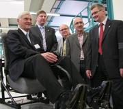 -	Ein waschechter Astronaut am Flugsimulator bei der WITTENSTEIN AG in Igersheim-Harthausen: (von links): Prof. Dr. Ernst Messerschmid mit seinen Gastgebern Christoph Heine (Geschäftsführer der WITTENSTEIN aerospace & simulation GmbH), Thomas Bayer (Leiter Generierungsprozess der WITTENSTEIN AG), Manfred Wolfart (Werksleiter der WITTENSTEIN AG in Harthausen) und Dr. Frank Michel (Leiter Forschung und strategische Entwicklung der WITTENSTEIN AG)