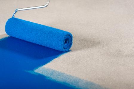 MC-Floor TopSpeed flex ist eine hoch flexibilisierte Bodenbeschichtung auf Basis der KineticBoost Technology® der MC-Bauchemie, die für die Anwendung in rissgefährdeten Bereichen oder in Bereichen mit bereits vorhandenen Rissaufweitun-gen entwickelt worden ist. Sie wird einfach mit der Rolle aufgetragen und härtet unabhängig von Feuchte- und Temperatureinfluss schnell und sicher aus.