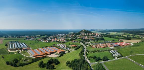 Auch 2018 auf dem Erfolgsweg: WITRON mit Hauptsitz in Parkstein in der nördlichen Oberpfalz. Foto: WITRON