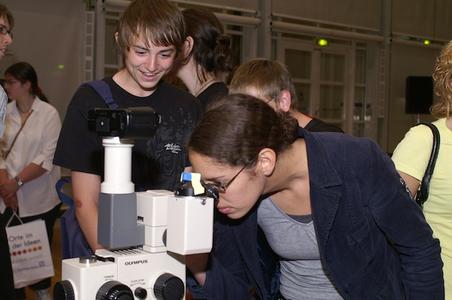 Nachwuchskräfte begeistern sich für Biotechnologie