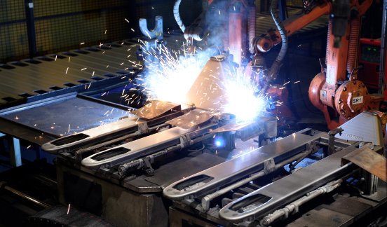 low emission hand pallet trucks production.jpg