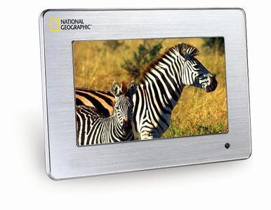 TOPCOM wartet mit digitalen Bilderrahmen von National Geographic auf