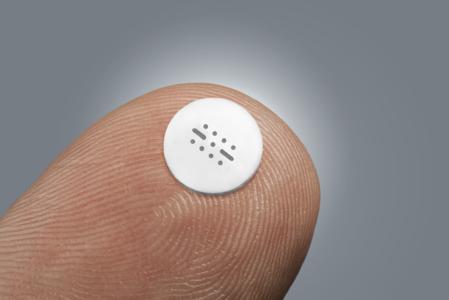 CerMet technology from Heraeus could make an important contribution to the miniaturization of medical implants used in the heart, brain, eye or ear. This will make it possible to develop new applications for use in minimally invasive surgery to treat medical conditions, particularly in the area of nerve and brain stimulation