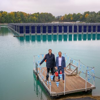 Dr Söder und Dr Sinn auf Boot.jpg