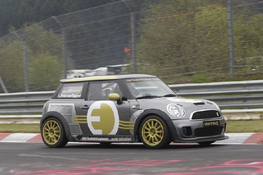 MINI E Race_Prinz Leopold_Nordschleife_01.jpg