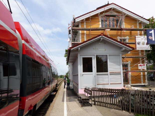 1-Blauer_Bahnhof_Uffing_P1000851_az.JPG