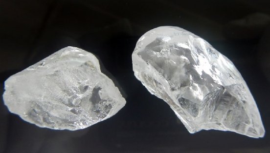 Lucapa Diamond - 2 Diamanten von der Lulo-Mine_129und78ct_750-min.jpeg