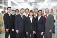 Der Koordinierungskreis Nachhaltigkeit bei CEWE (v.l.n.r.): Thorsten Grüten (Logistik), Sabine Guhl (Handelsmarketing), Andreas F. L. Heydemann (Vorstand), Alf Meyer (Einkauf), Marion Blatt (Personal), Oliver Thomsen (Recht), Dörte Lehne (Öffentlichkeitsarbeit), Dr. Matthias Hausmann (Umwelt) Der Koordinierungskreis Nachhaltigkeit bei CEWE (v.l.n.r.): Thorsten Grüten (Logistik), Sabine Guhl (Handelsmarketing), Andreas F. L. Heydemann (Vorstand), Alf Meyer (Einkauf), Marion Blatt (Personal), Oliver Thomsen (Recht), Dörte Lehne (Öffentlichkeitsarbeit), Dr. Matthias Hausmann (Umwelt)