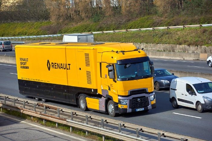 Renault_Trucks_T_Renault_F1_Team_4.jpg