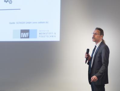 Prof. Sven Jüttner hält die Keynote auf der 32. FDBR-Fachtagung Rohrleitungstechnik / Foto: Giulio Coscia