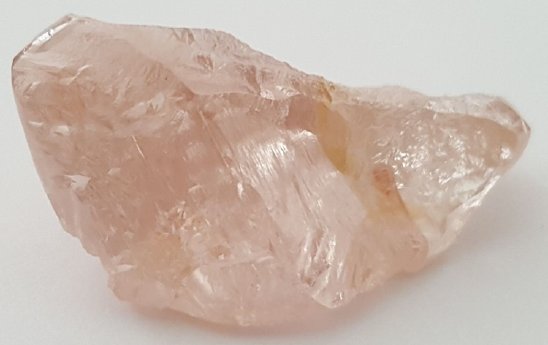 Lucapa Diamond - 46karätiger pinker Diamant von der Lulo-Mine.jpg