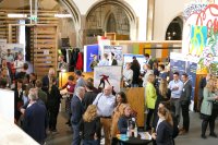 Austausch und Information beim EDIH Rheinland TAKE OFF auf dem „Marktplatz der Möglichkeiten“.