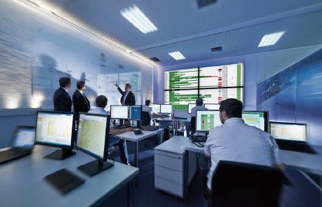BELECTRIC’s O&M Control Center ist mit einem umfassenden Echtzeit SCADA System ausgestattet, um eine detaillierte Anlagendatenanalyse und Vorhersage zu ermöglichen / Bild: BELECTRIC