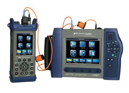C860 – Quad OTDR Certification Test Kitt mit einem C840 Handheldgerät und einem C850 OTDR/OLTS für Tier 1 und Tier 2 Messungen