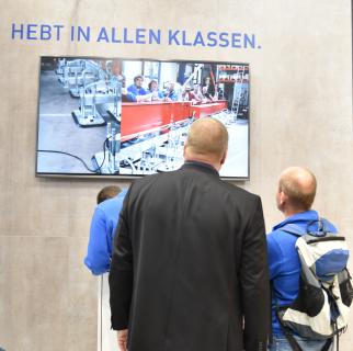 Das AERO-LIFT Messe-Team sagt Bye-bye Blechexpo