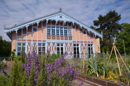 Der geschichtsträchtige Pavillon d’Armenonville wurde im 17. Jahrhundert als Jagdschloss gebaut und ist heute Location für Events aller Art mit bis zu 2000 Personen. Quelle: Ecovegetal