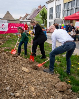 Presseinformation_Stadtwerke Weimar GmbH_Start des Solarthermie-Projekts.jpg