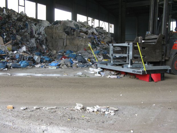 CLEANline Reinigungstechnik - Egal, um welche Abfälle es sich in der Recyclinganlage handelt..jpg