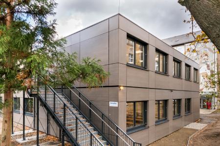 Mehr als einfache Behelfslösungen - Modulbau und Containeranlagen als innovative Alternative für Bildungseinrichtungen