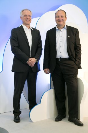 Ernesto Schmutter, Vice President Germany, und Dr. Werner Grum, Director Cloud DACHH, in de.jpg