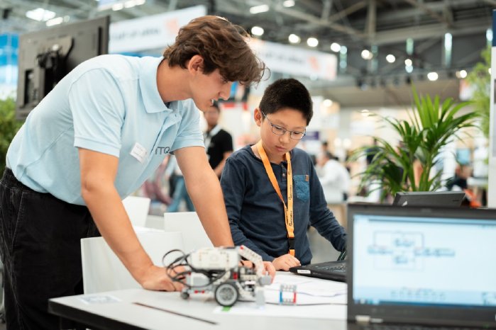 Technik-Workshops-auf-der-Messe.jpg