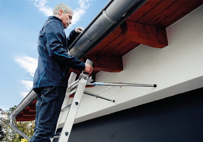 Der_KRAUSE_Wandabstandhalter_im_Einsatz_an_einer_Hauswand_RGB96.jpg