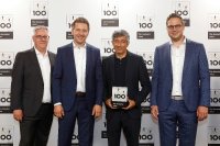 Verleihung in Frankfort, v.r.n.l.: Jörg Rewer, geschäftsführender Gesellschafter Laudert, Sven Henckel, Geschäftsführer Laudert, Ranga Yogeshwar, Wissenschaftsjournalist, Holger Berthues, Geschäftsführer Laudert