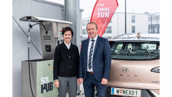 Fronius_SE_PR_Fronius eröffnet erste grüne Wasserstoff-Betankungsanlage Österreichs_01.jpg