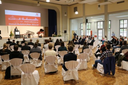 Die Rektorin der Hochschule Stralsund, Prof. Dr. Petra Maier, bei der feierlichen Immatrikulation.
