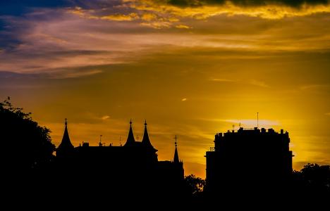 Amanecer de los dominios .madrid