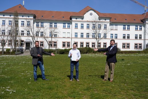 Foto 2 A.Fries mit Professoren an der TH Aschaffenburg.jpg