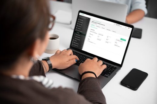 smartlab-launcht-neues-produkt-partnermanagement-1536x1024.jpg
