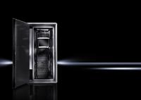 Der modulare Aufbau des Rittal Micro Data Center ermöglicht neben einer Installation an schwer zugänglichen Standorten auch die nachträgliche Einhausung von gewachsenen IT-Strukturen. Zudem bietet er eine systemgeprüfte Sicherheit und hohe Schutzwertigkeit / Quelle Rittal GmbH & Co. KG