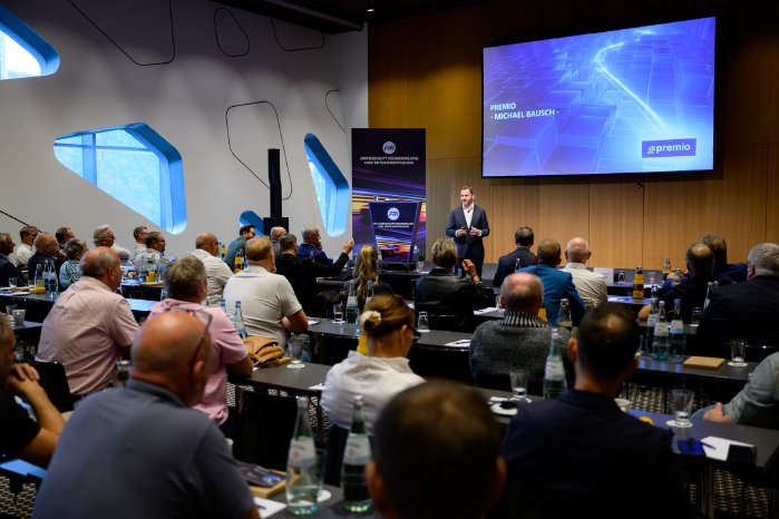 FRi_GRS_Michael Bausch und Plenum.jpg