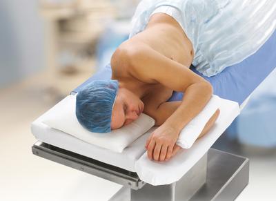 Vor mehr als 25 Jahren entwickelte 3M das weltweit erste konvektive Wärmesystem. Eine Innovation, die heute weltweit bei mehr als 135 Millionen Patienten zum Einsatz kommt und per Infektionsschutzgesetz mittlerweile verpflichtend für Kliniken ist. Mit über 25 verschiedenen Modellen für nahezu jeden Eingriff bietet das Bair Hugger-System von 3M in d