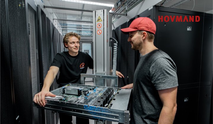 Hovmand: A smart approach to ergonomic server lifting