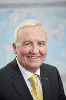 schueco_winfried_heusler.jpg