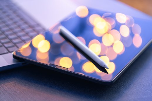 digital-tablet-stylus-pen-laptop-desktop-close-up (1).jpg