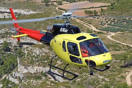 AS350 B3e in flight (© Copyright Eurocopter, Anthony Pecchi)