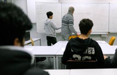 Nachhilfeprojekt für minderjährige Flüchtlinge