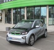  Der BMW i3 ist neuer Poolwagen: Das Auto mit Elektroantrieb passt ins Nachhaltigkeitskonzept der Grünbeck Wasseraufbereitung GmbH © Grünbeck 