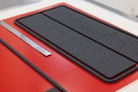 Siebgedruckte Bipolarplatte aus Graphit. Whitecell produziert diese Platten u. a. für 