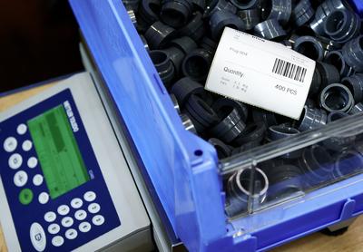 Auf schnelle Produktionen ausgelegt: Die Tischwaagen der neuen Serie ICS4_5 und 6_5 sind für eine Vielzahl an industriellen Wägeaufgaben prädestiniert