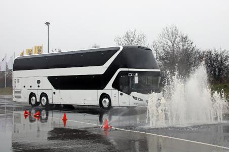 Fahrsicherheitstraining mit busplaner und MAN